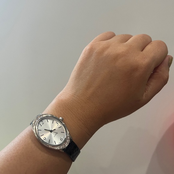 AVON Classic Silver Rhinestone Oval Face Watch Black Faux Leather Japan Elegant - Picture 7 of 10